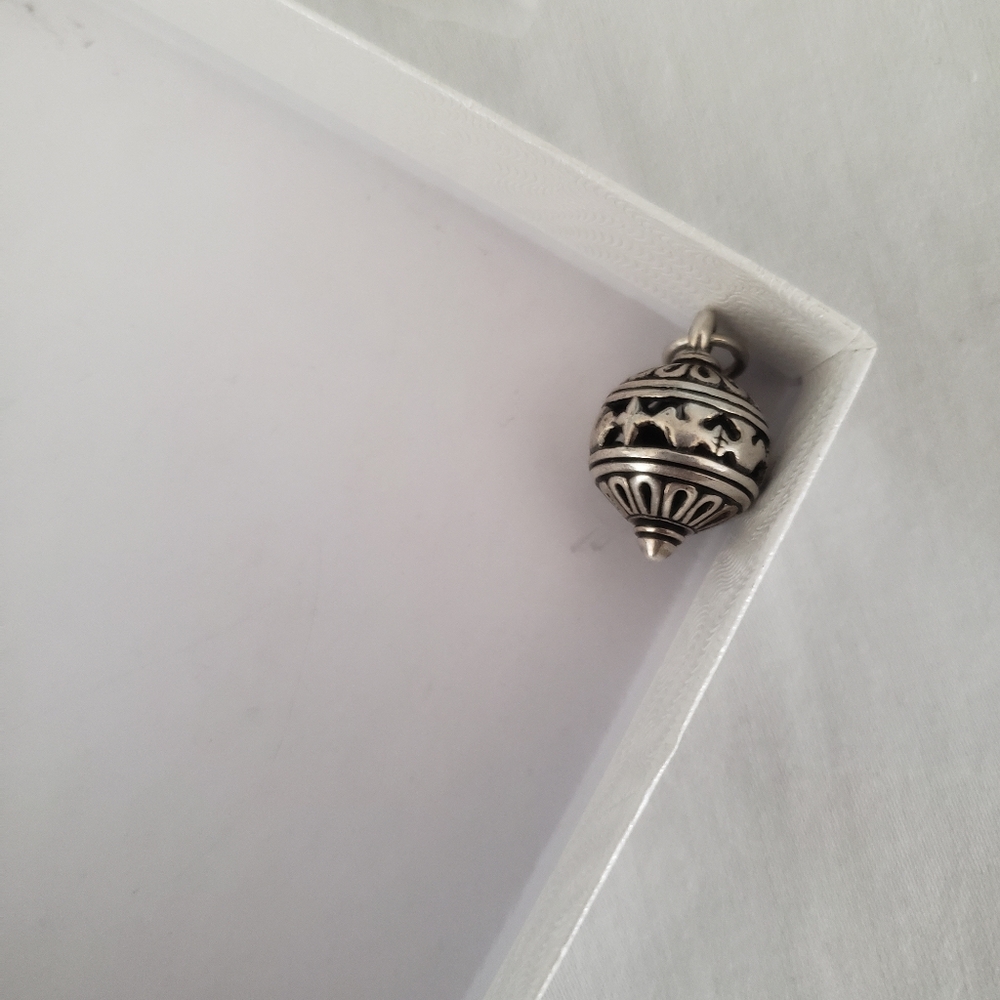 DO NOT PURCHASE. Charm is for @victoria9